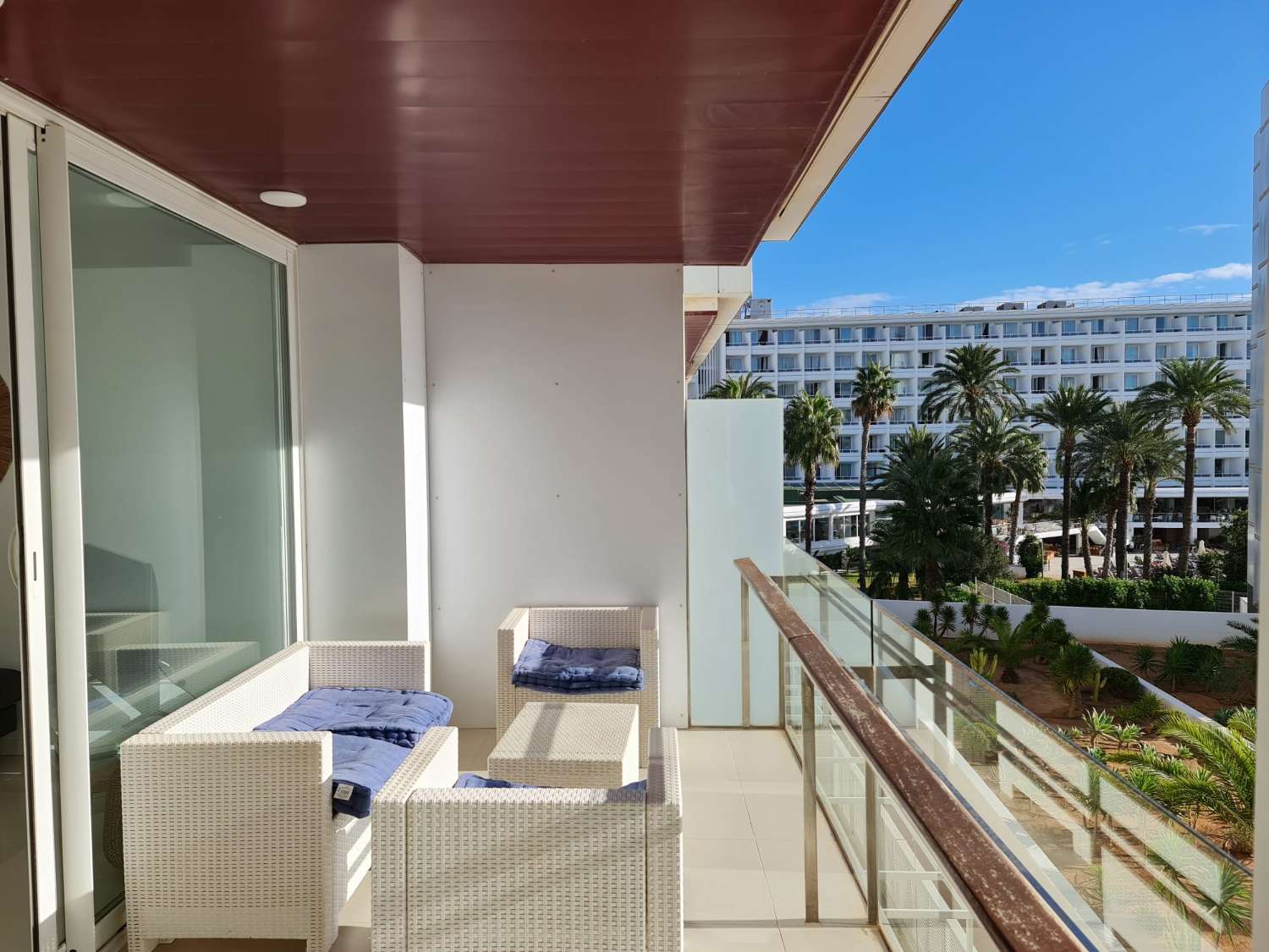 Apartamento recién reformado con fabulosas vistas en Playa d’en Bossa