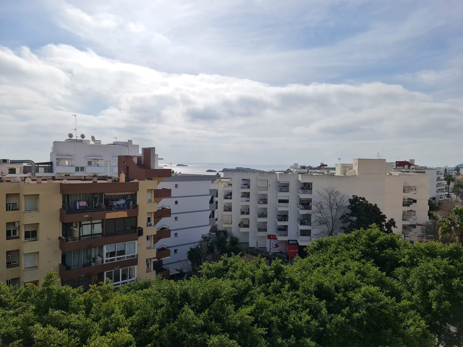 Luminoso y Amplio Apartamento Cerca de la Playa de Figueretes